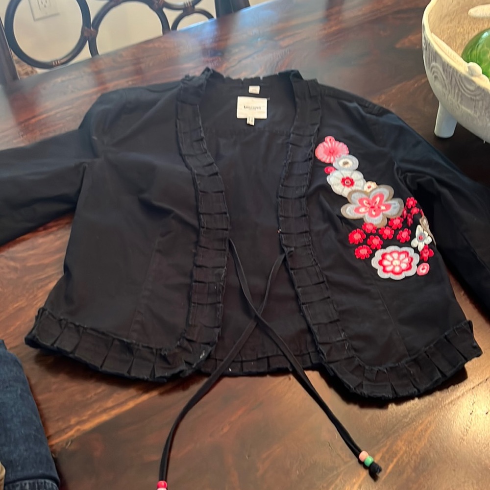 Light weight jacket. Cute with jeans. Perfect details.